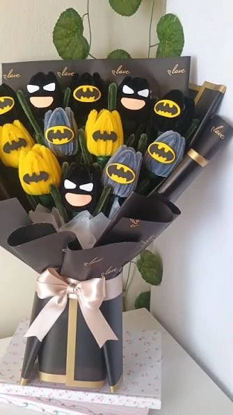 Nush handmade Batman Tulip Bouquet
