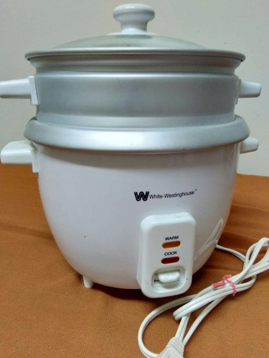 White Westinghouse Rice Cooker with Steamer