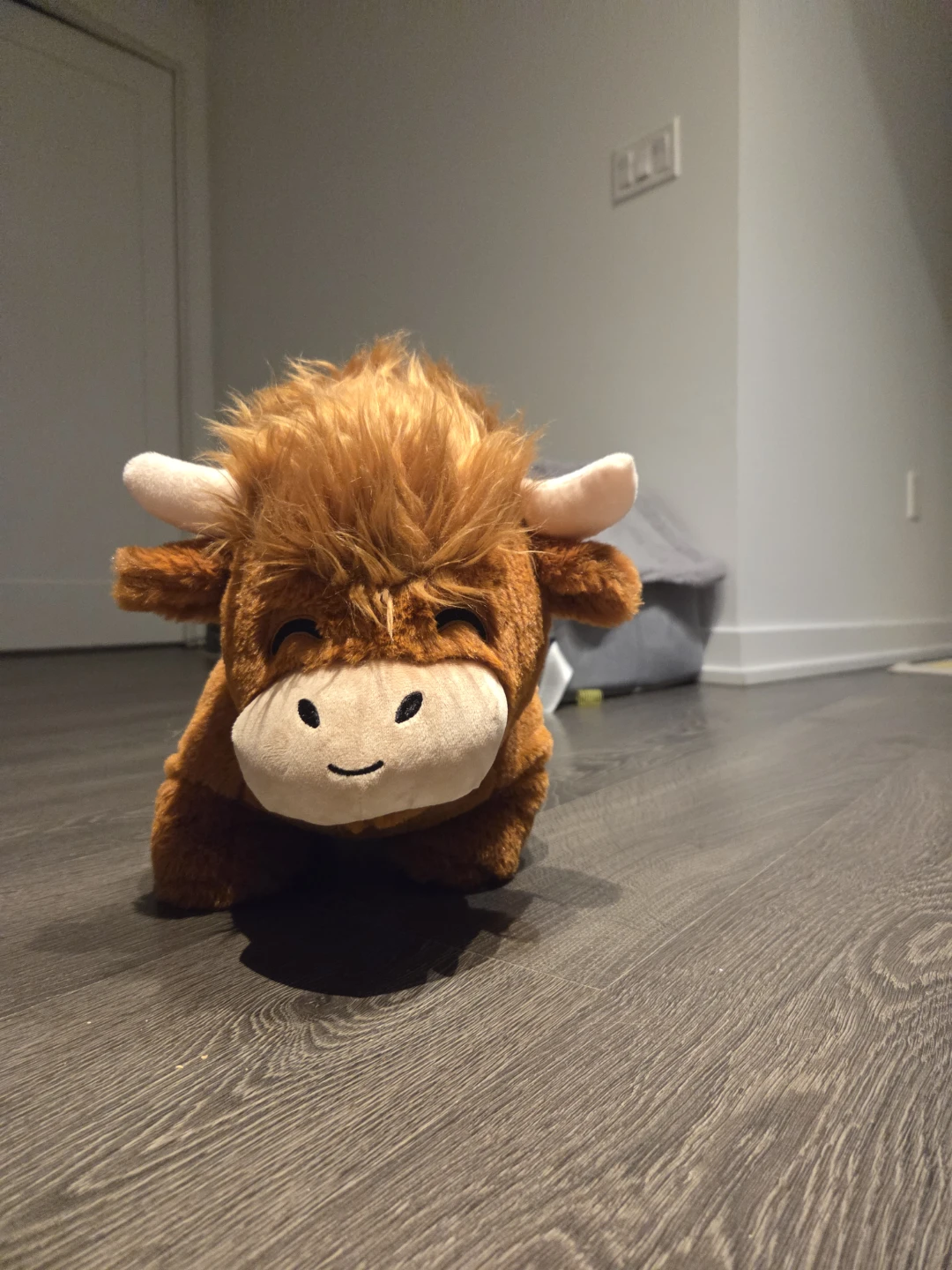 Jul21 Big Highland Cow Plushie New - photo 3