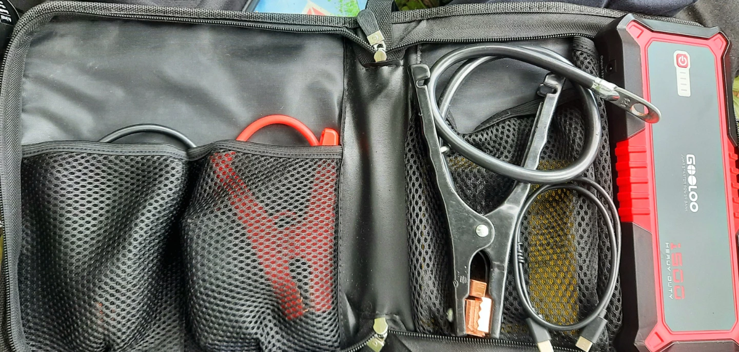 GOOLOO 1500A Heavy Duty Jump Starter Power Bank - photo 3