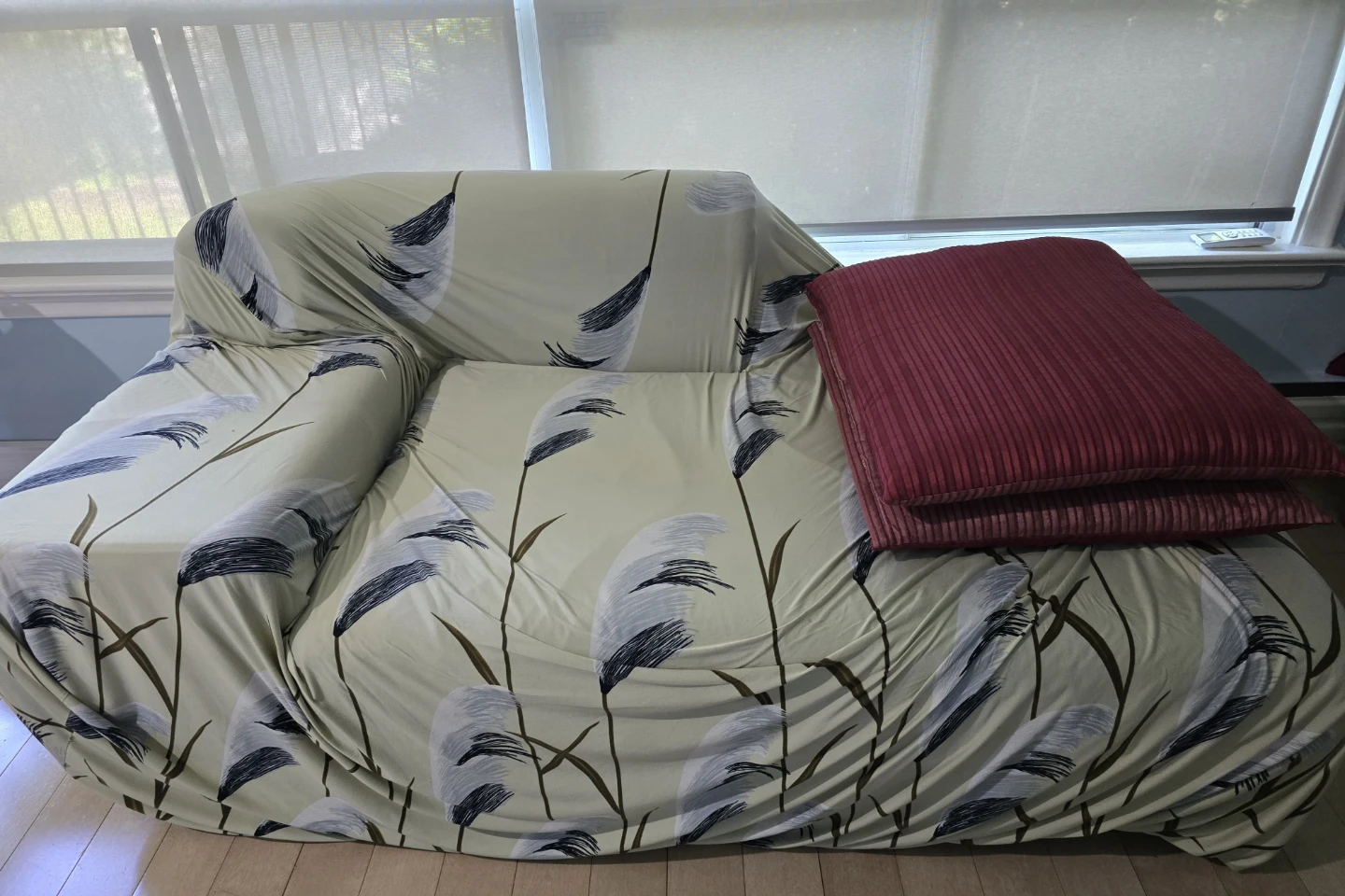 Compact Lounger Sofa with Storage Drawer + Free Covers Included