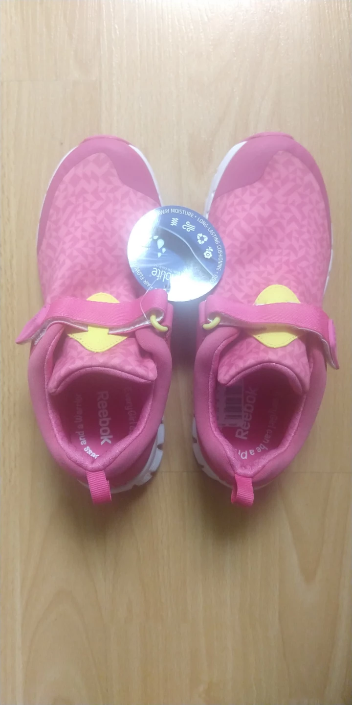 Brand new Reebok kid running shoes size US 2.5