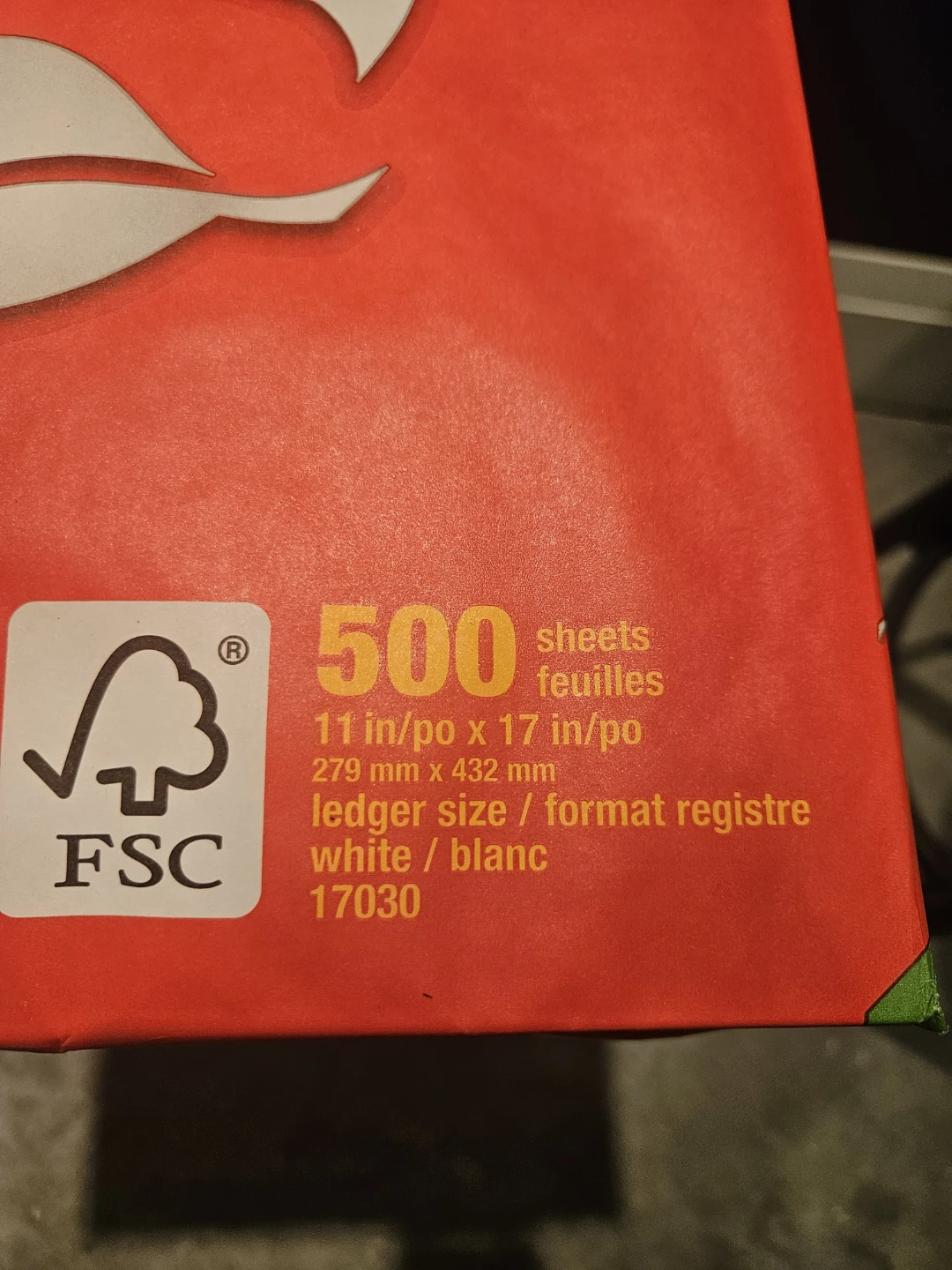 Staples Copy Paper 500 Sheets 11 x 17 Ledger Size - photo 2
