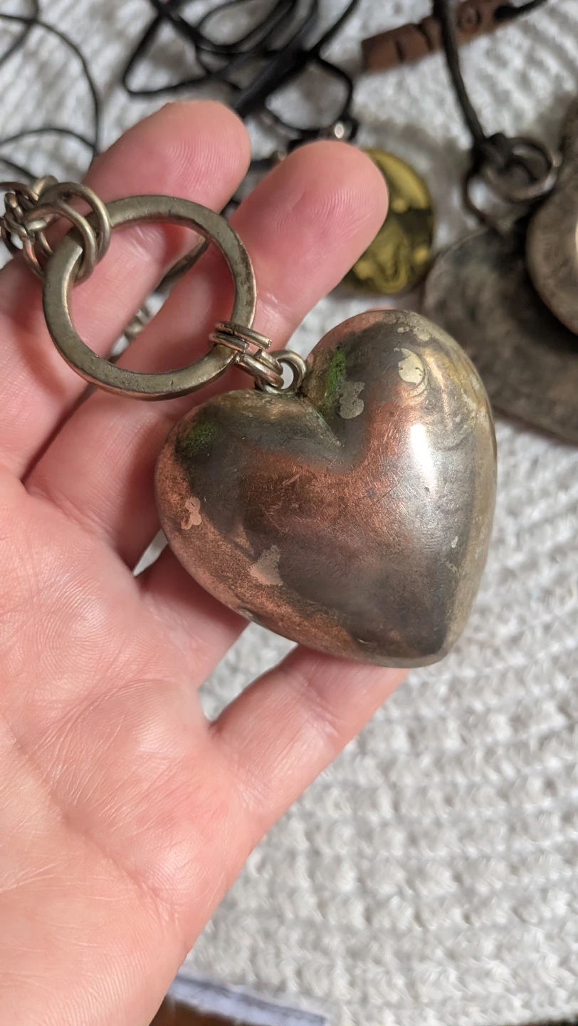 Bundle vintage Heart Pendants & Necklaces ALL FOR $6 - photo 4