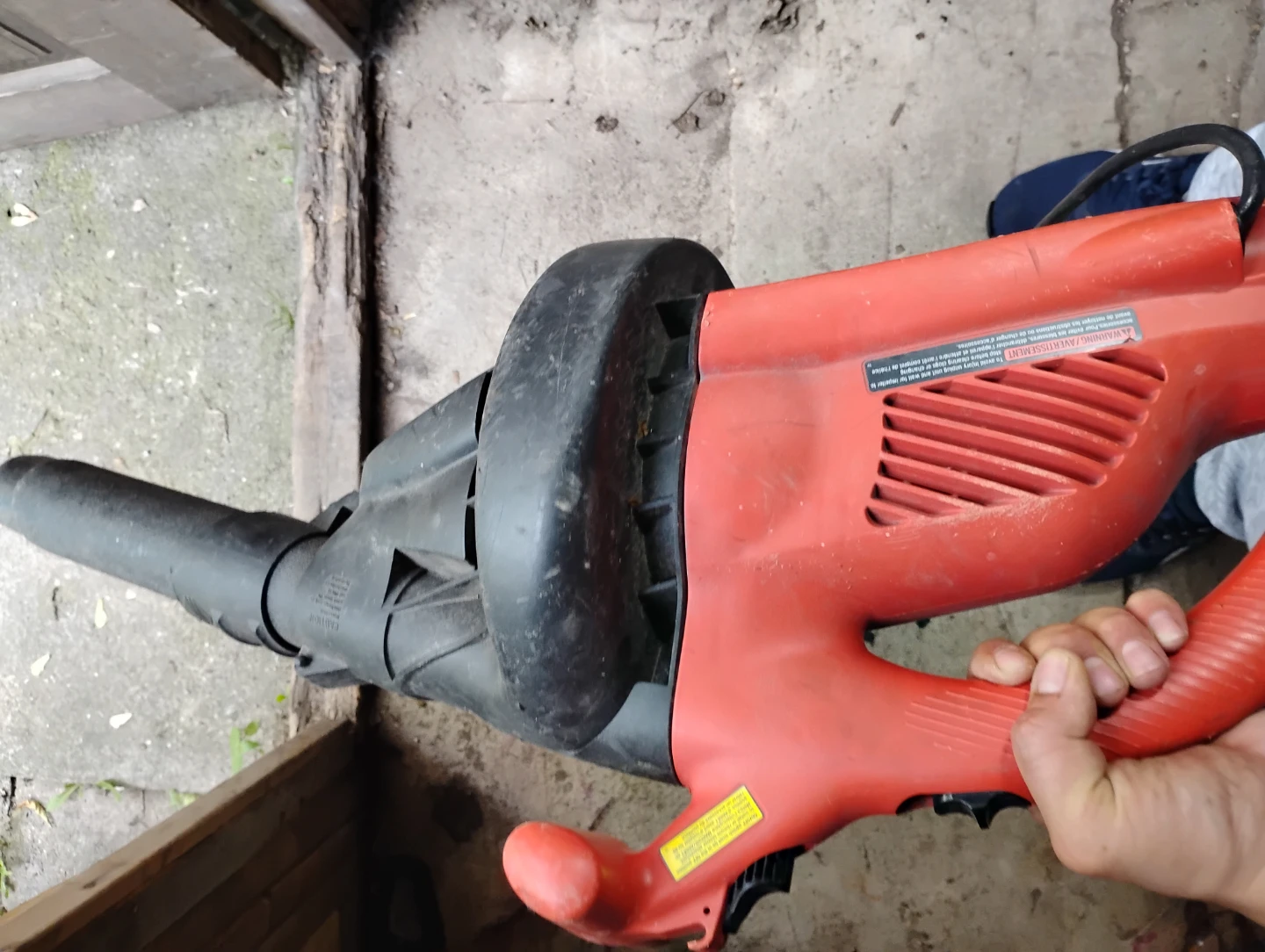 BLACK+DECKER Electric Leaf Blower - photo 3