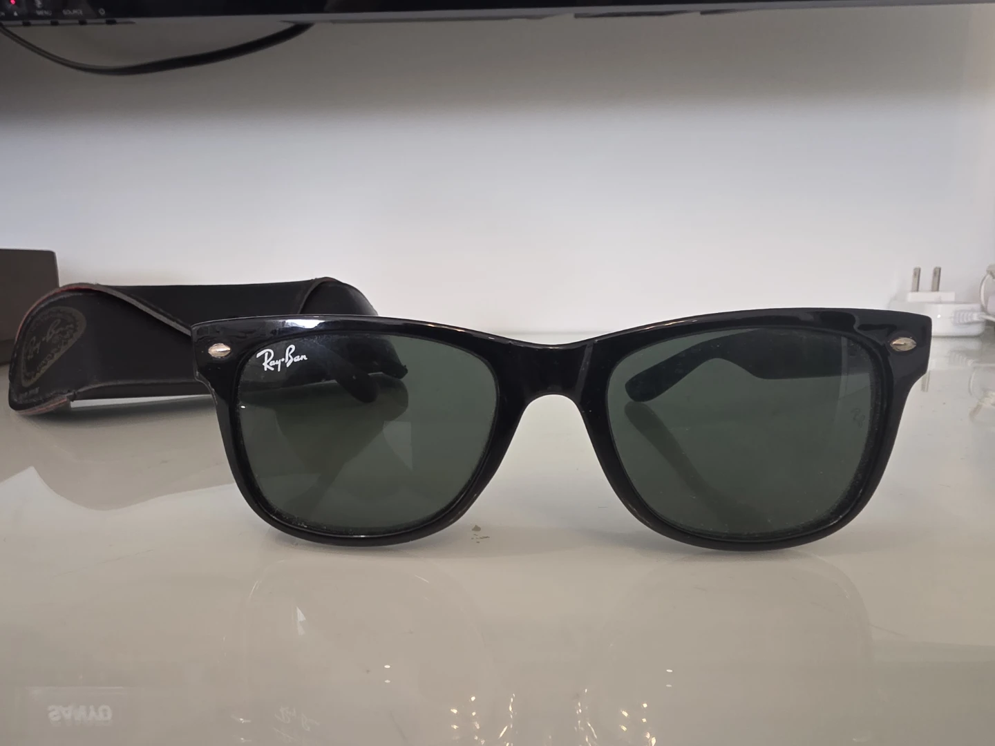 Ray-Ban Wayfarer Sunglasses - Black
