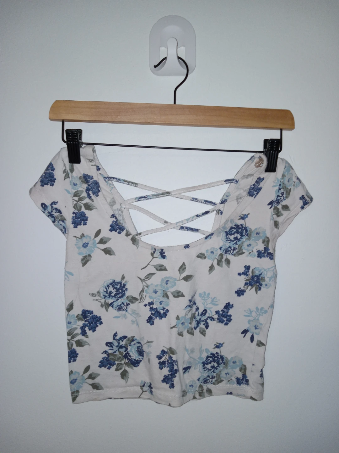 Streetwear Society Essentials Floral Crop Top Small
