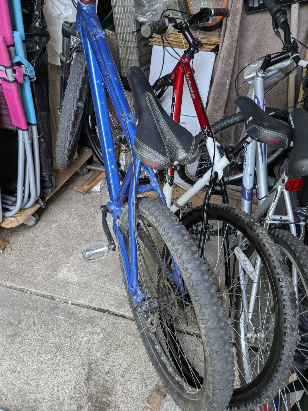 Blue bike rides smooth for adults - photo 2