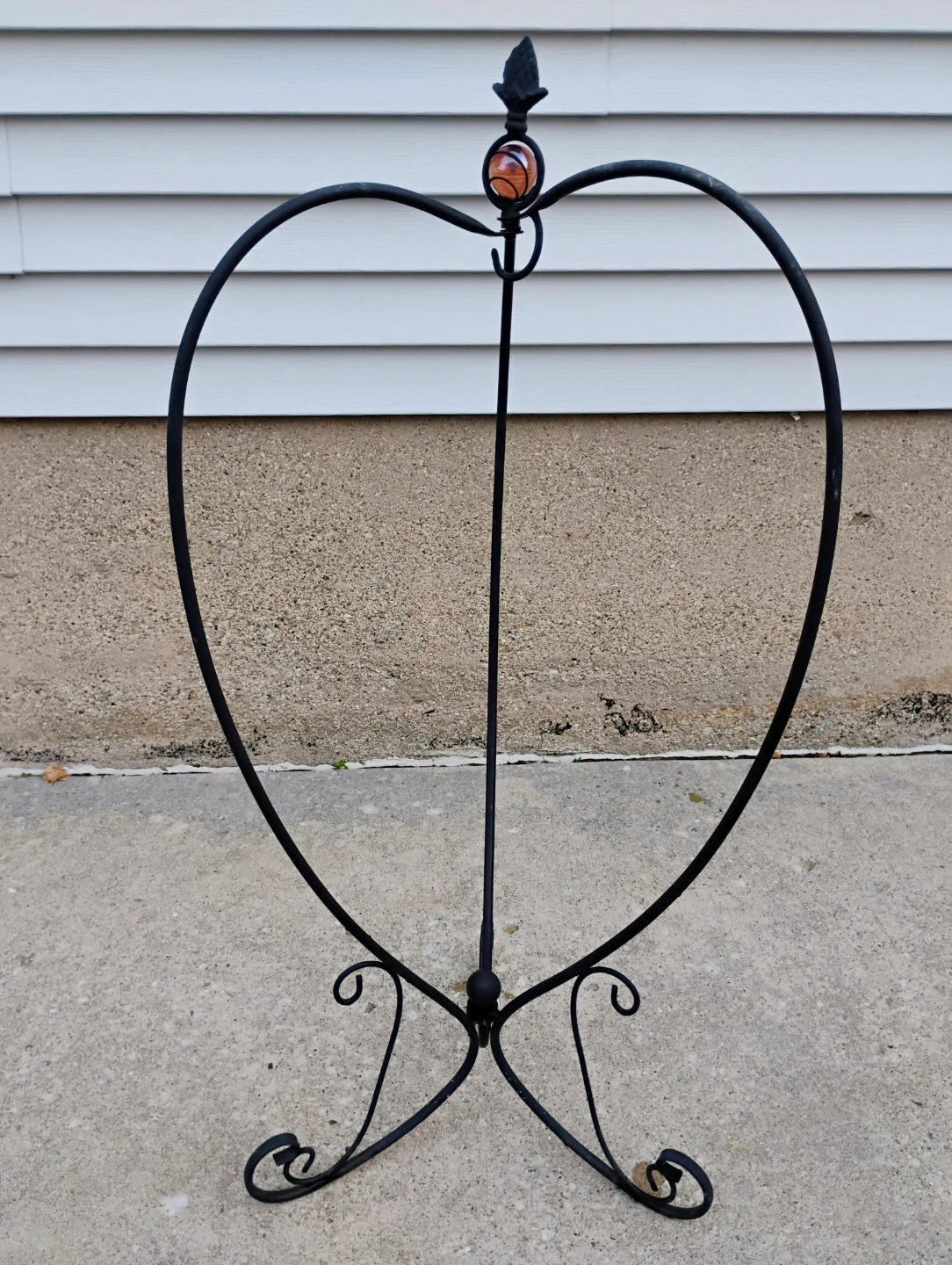 HEART-SHAPED HANGING PLANT/FLOWER STANDS (SET OF 2) - photo 3