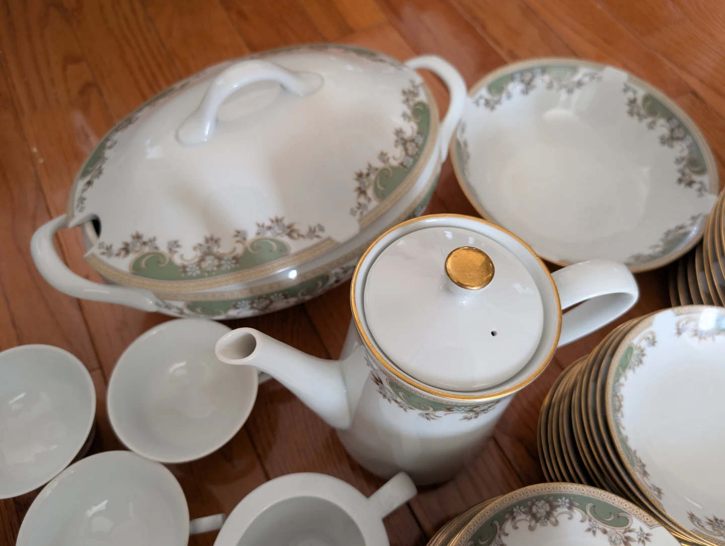 Vintage Dinnerware Set with Serving Pieces - photo 2