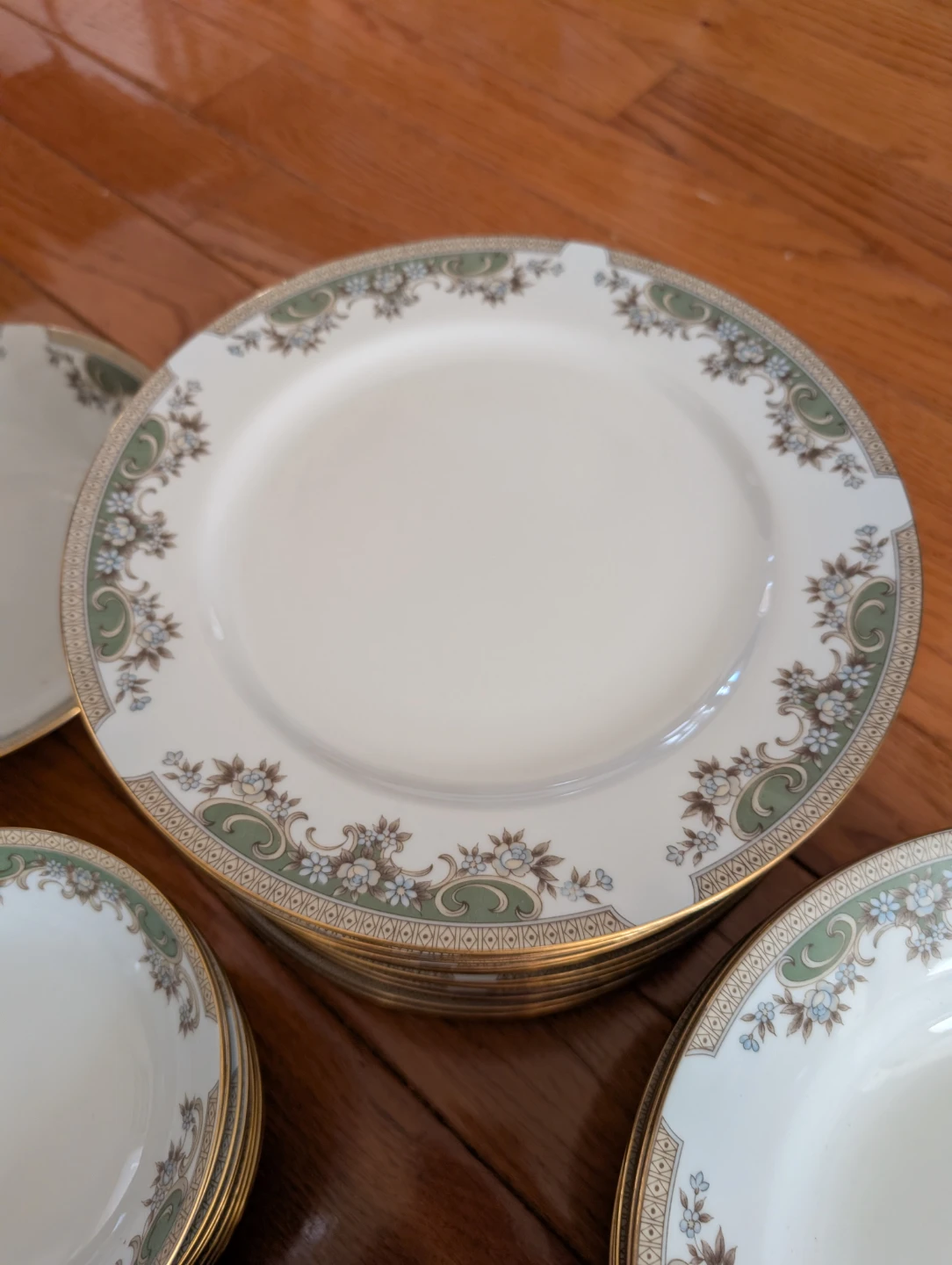 Vintage Dinnerware Set with Serving Pieces - photo 4