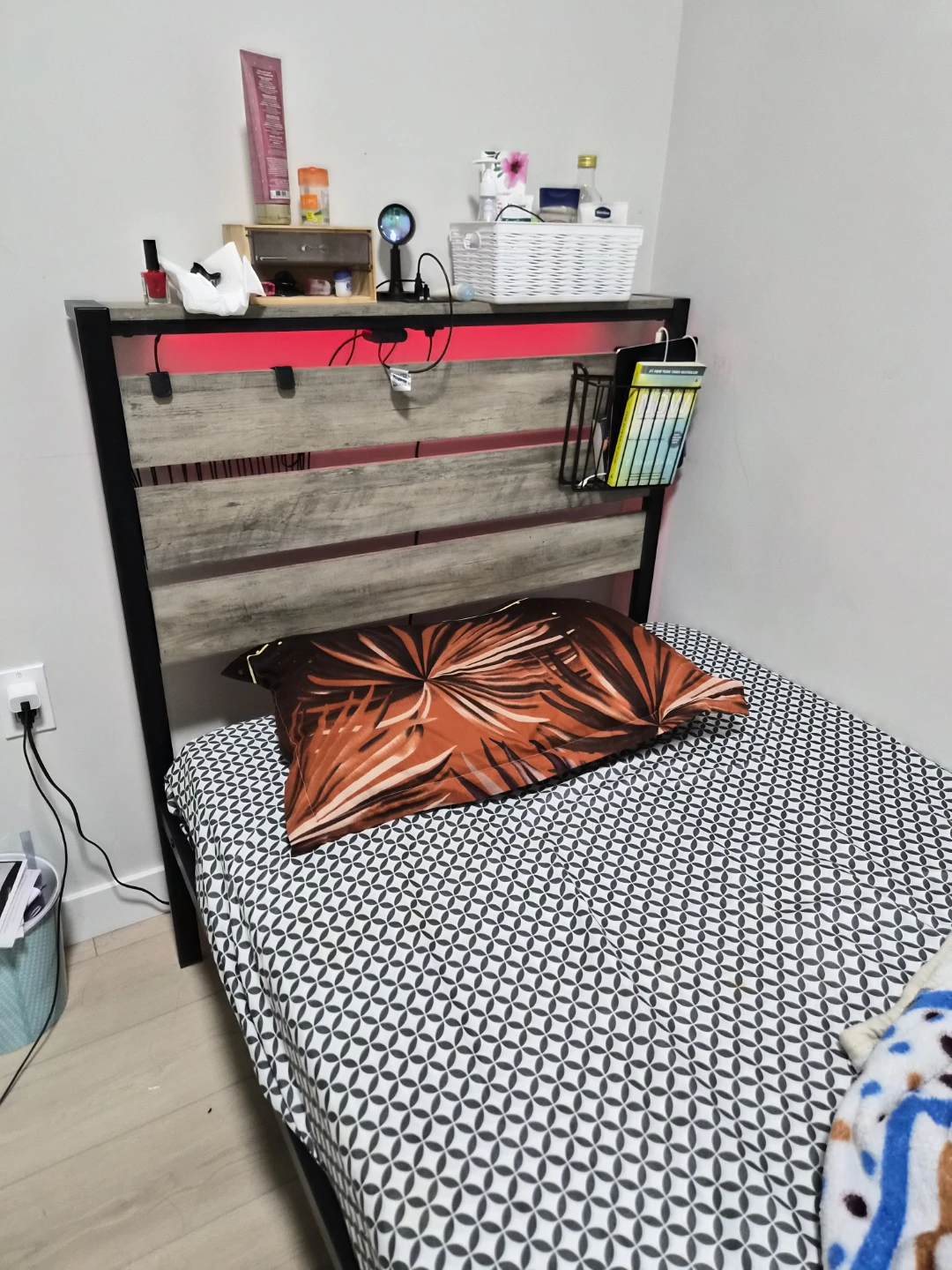 Twin size bed