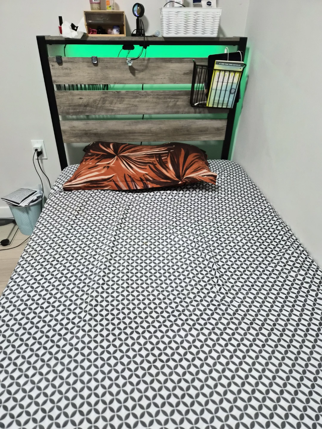 Twin size bed - photo 3