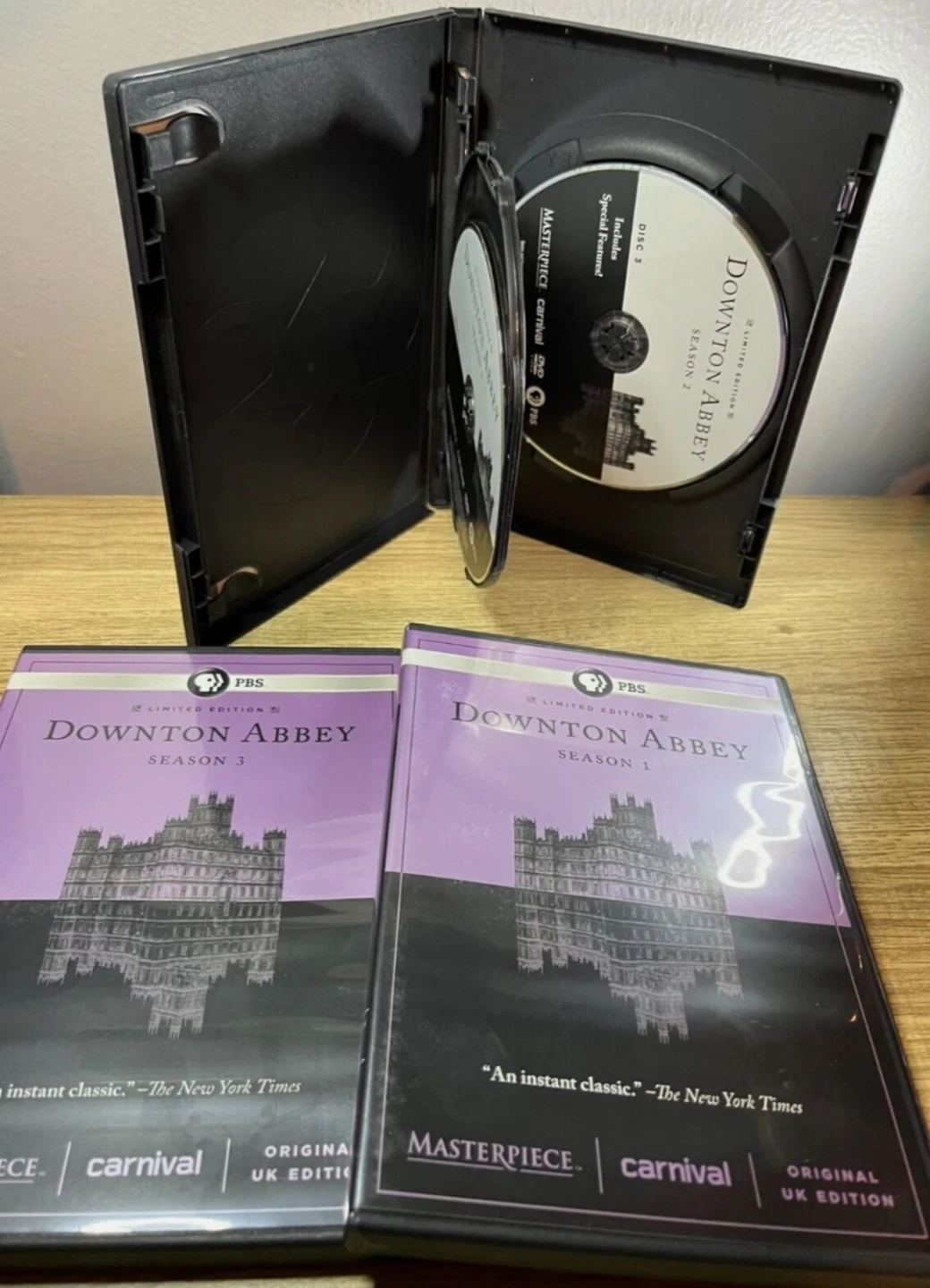 Downton Abbey Seasons 1, 2 & 3 DVD Box Set - photo 3