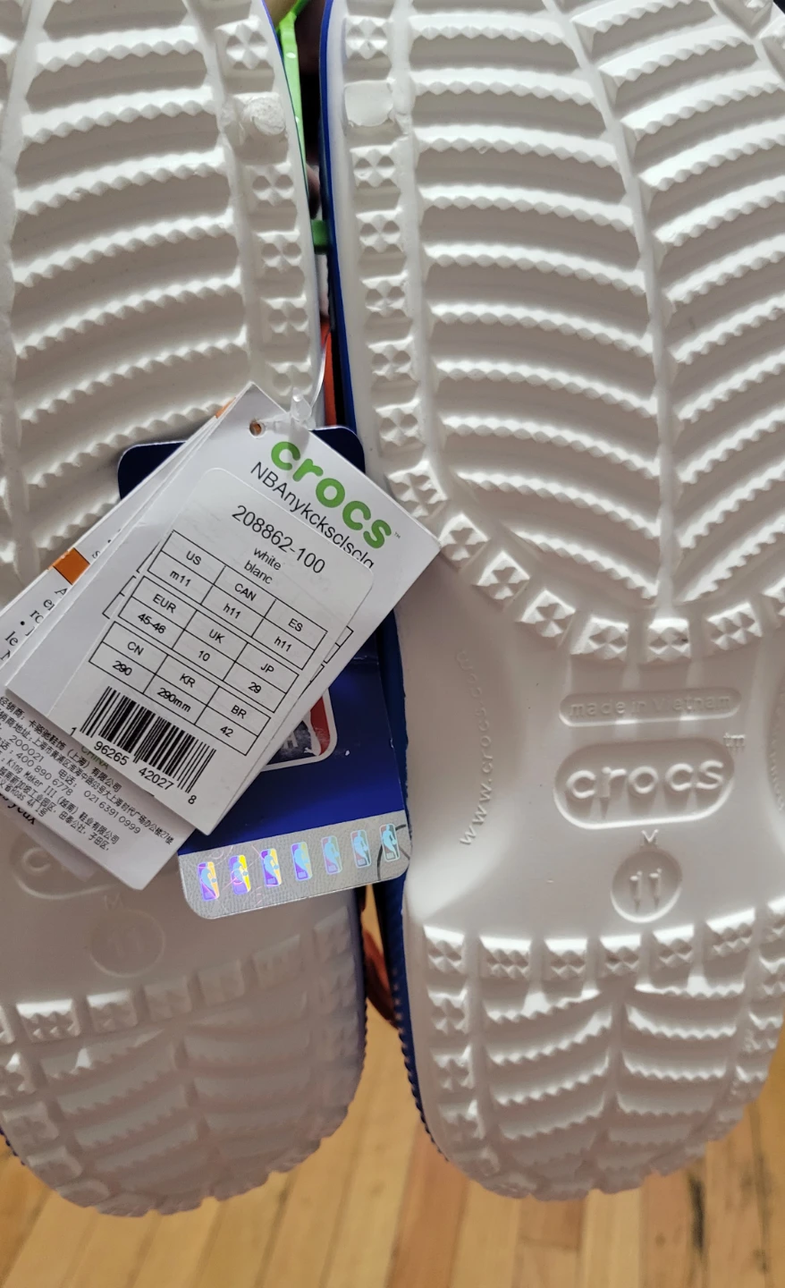 Crocs New York Knicks Clogs Size 11 M11 - photo 2