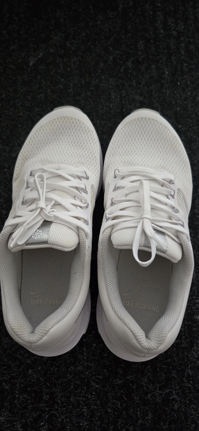 Nike Run Swift 3 (Women's Size 9) – White/Metallic Silver - photo 3