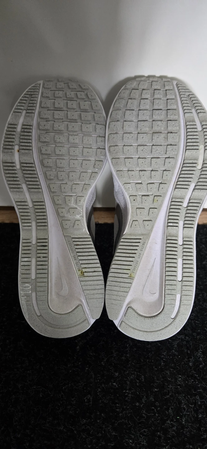 Nike Run Swift 3 (Women's Size 9) – White/Metallic Silver - photo 4