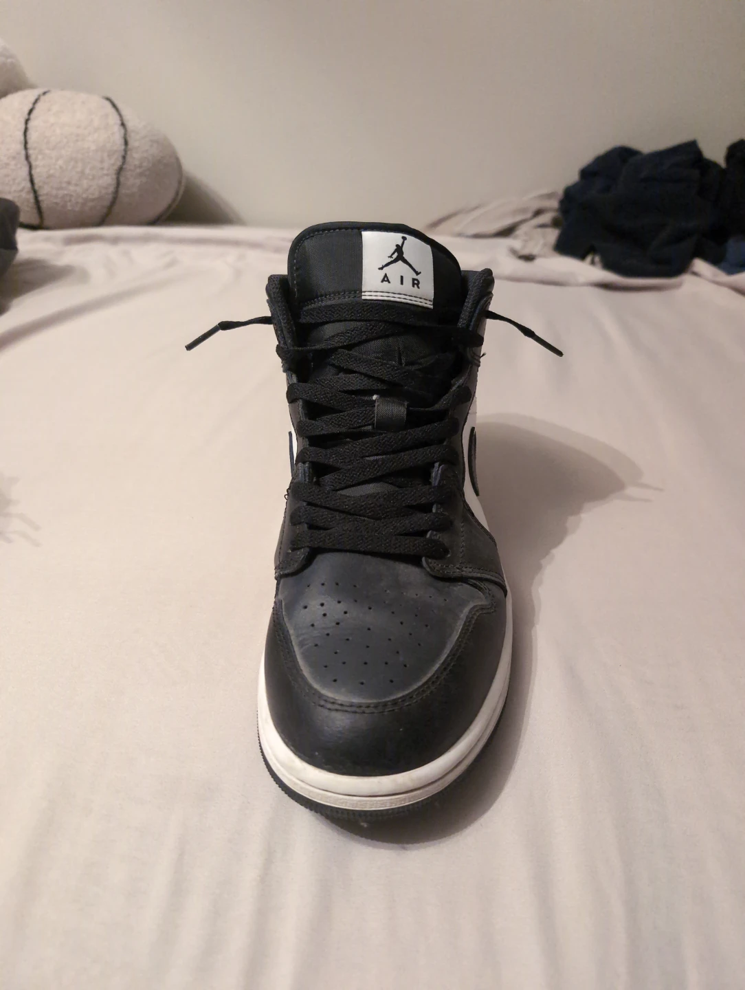 Size 11, Air Jordan 1, high top, black white (reverse pandas) - photo 4