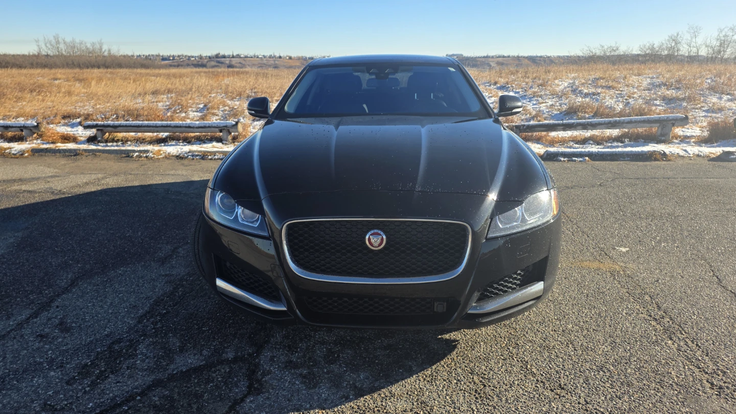 Black Jaguar xf premium 35t for sale - photo 4