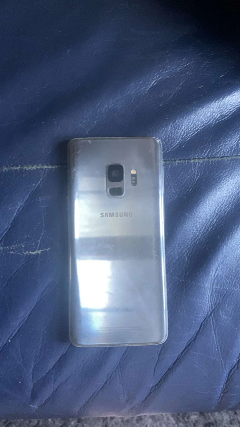 Samsung Galaxy S9 - photo 2