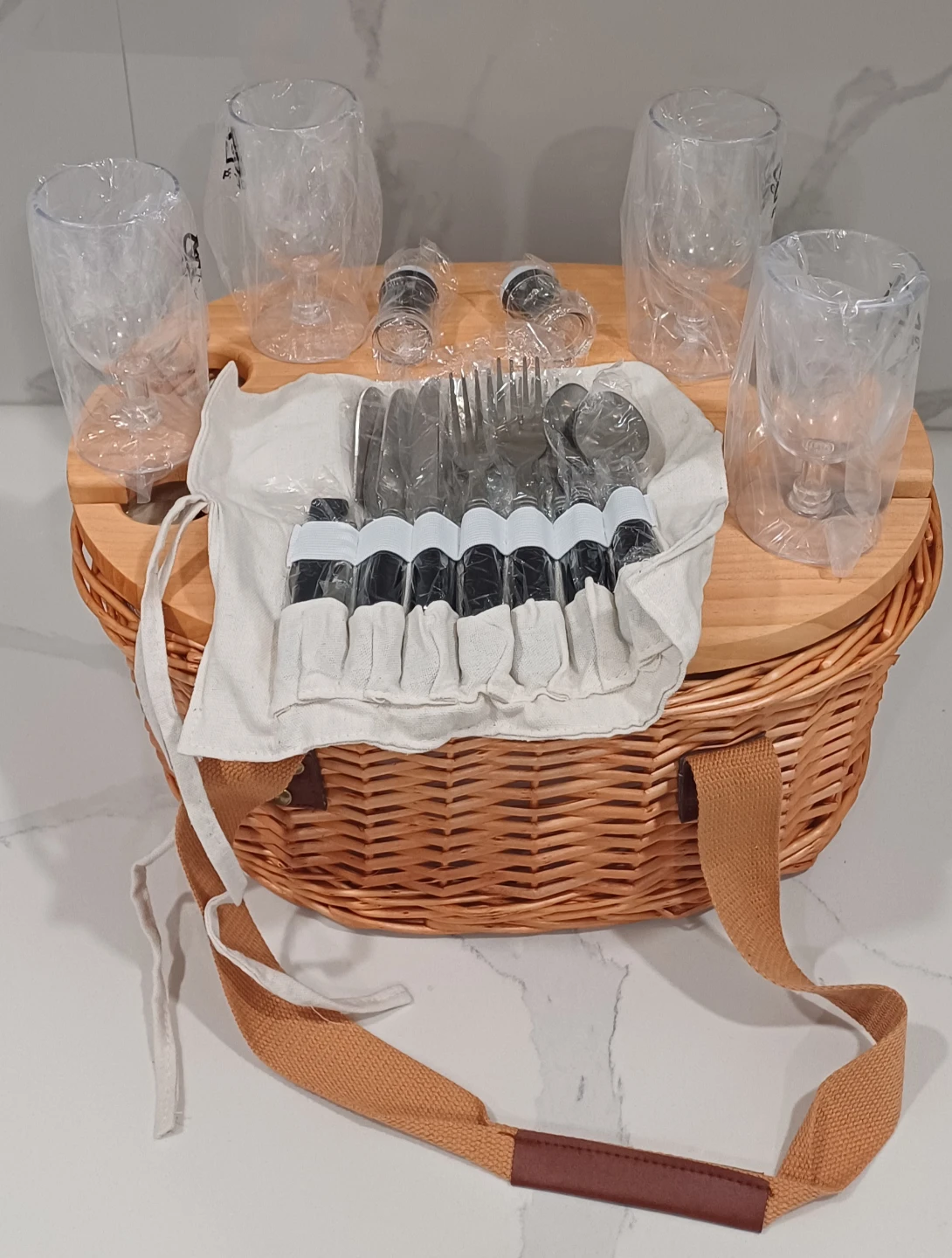 Wicker Picnic Basket Set - photo 4