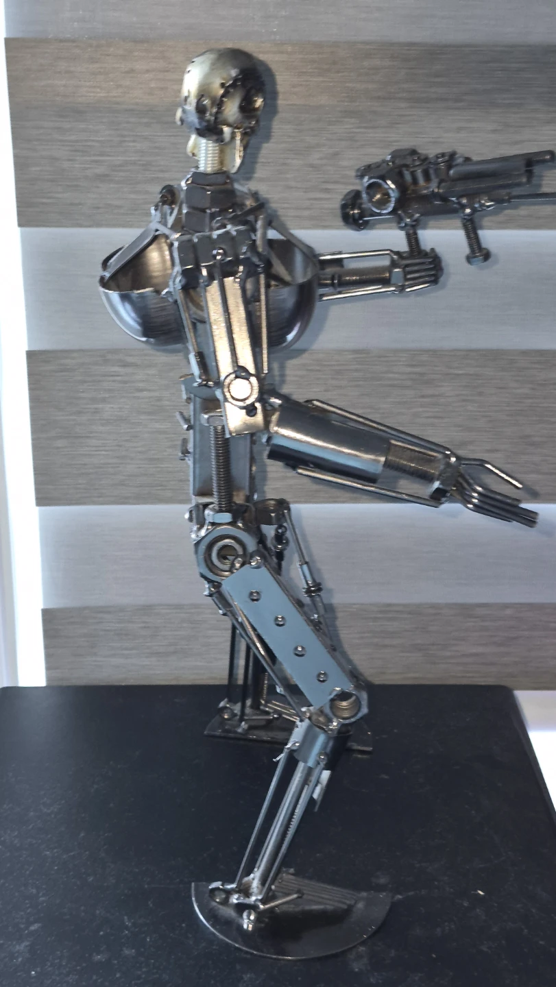 Metal Robot Sculpture Terminator - photo 4