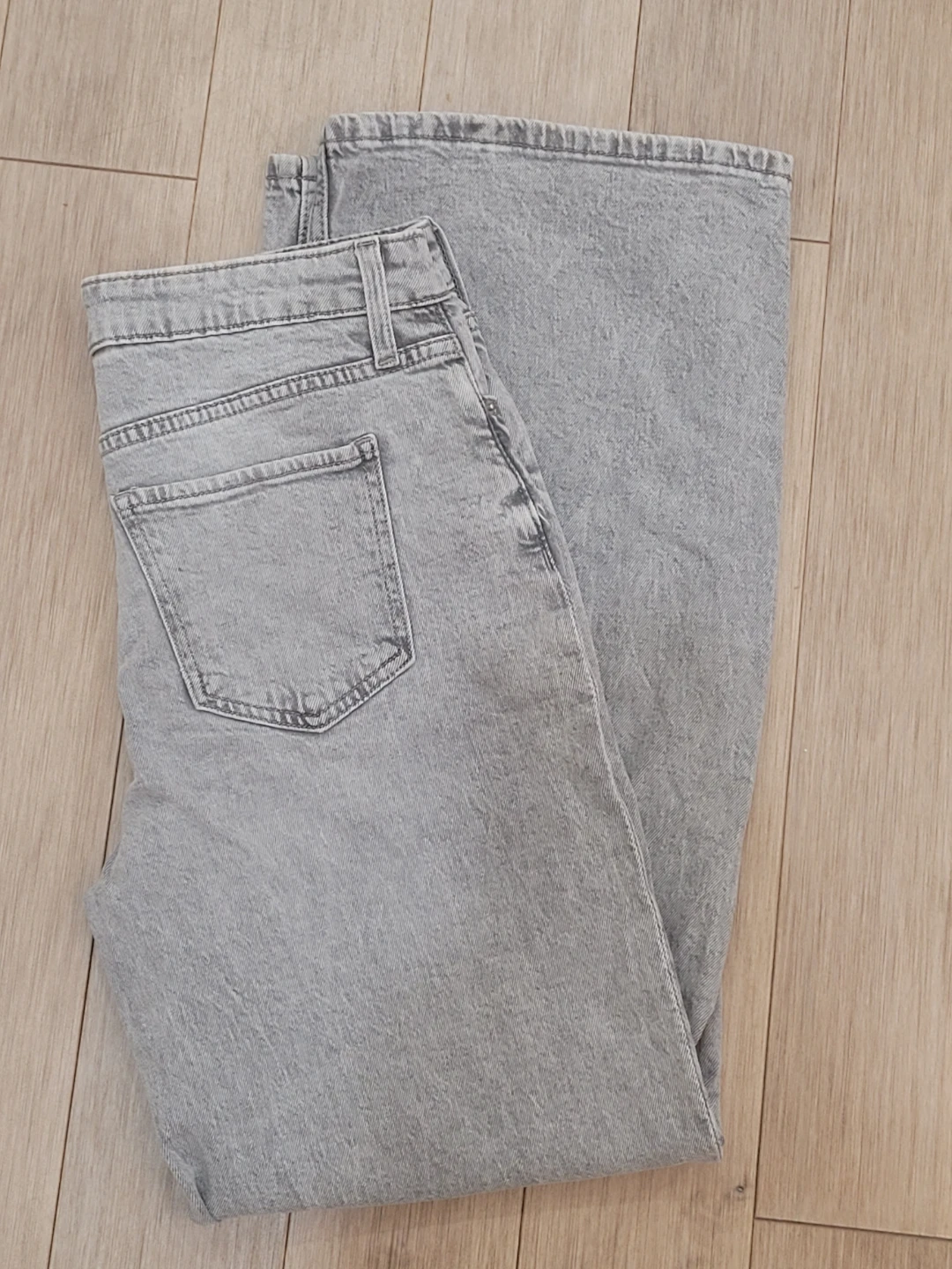 H&M Gray High-Waisted Wide Leg Jeans – Never Worn