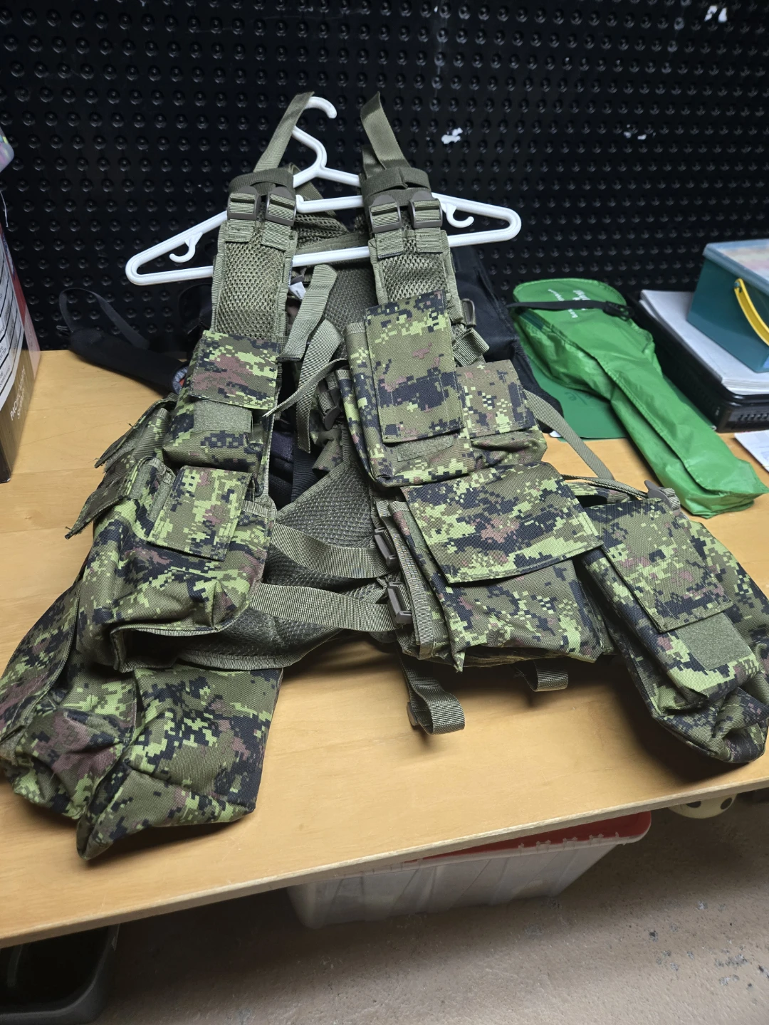 Tactical Vest with Pouches - photo 2