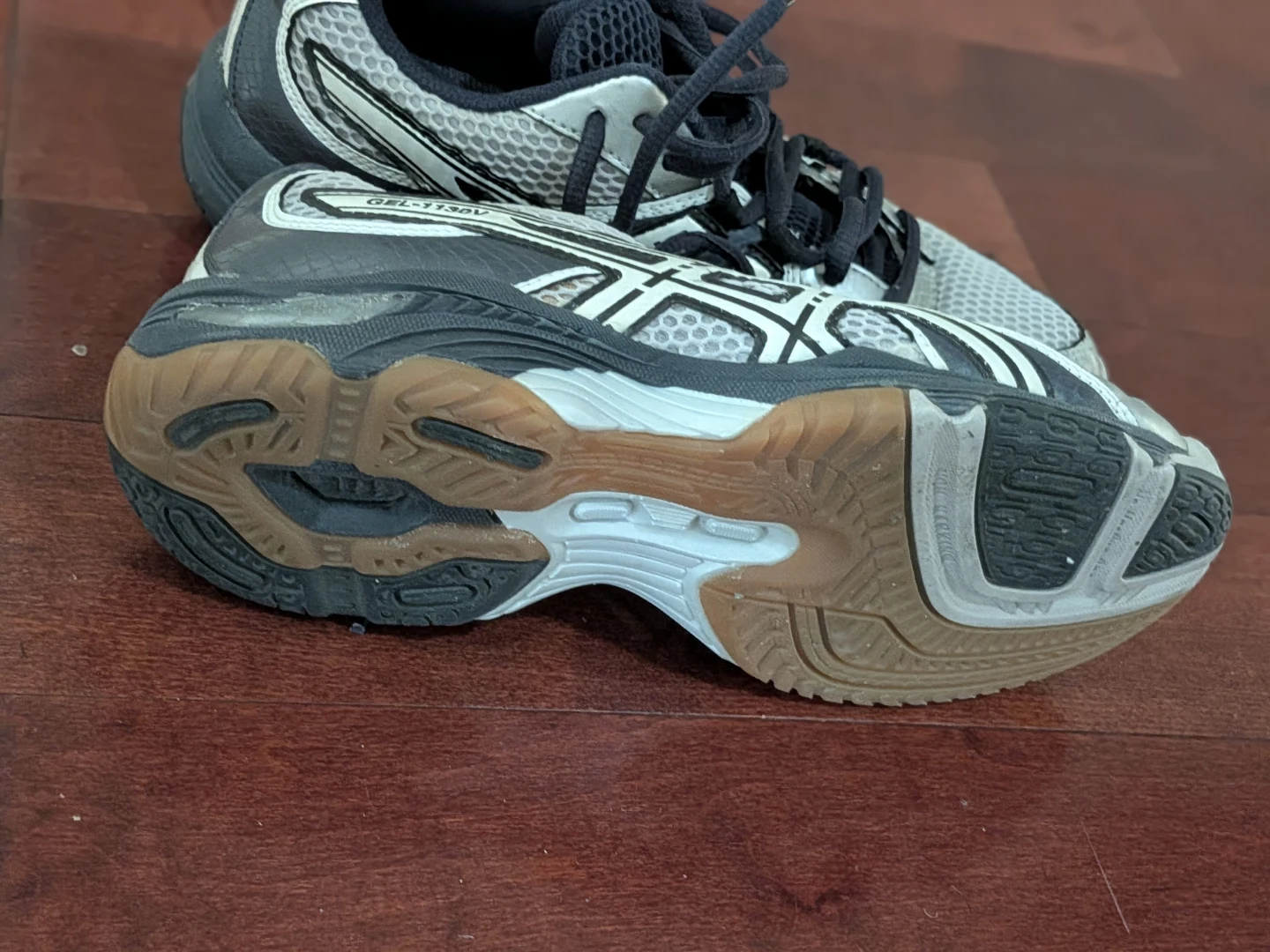 ASICS Volleyball/Badminton Shoes Size 7/36 Women's - photo 3