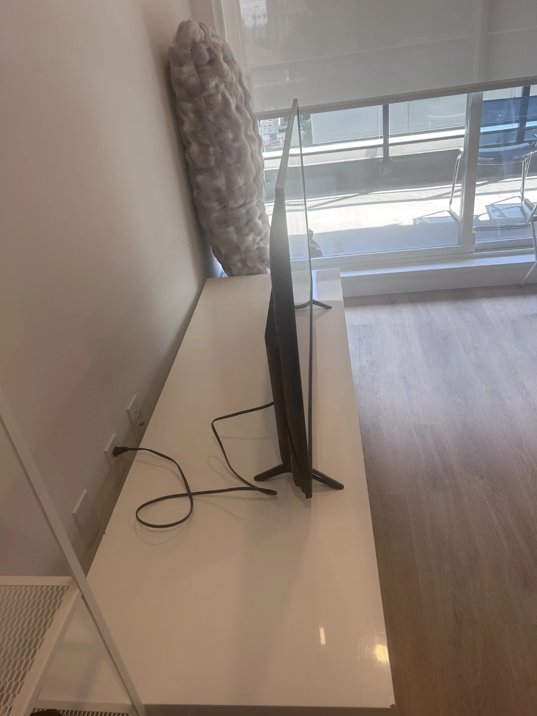 TV stand - photo 4