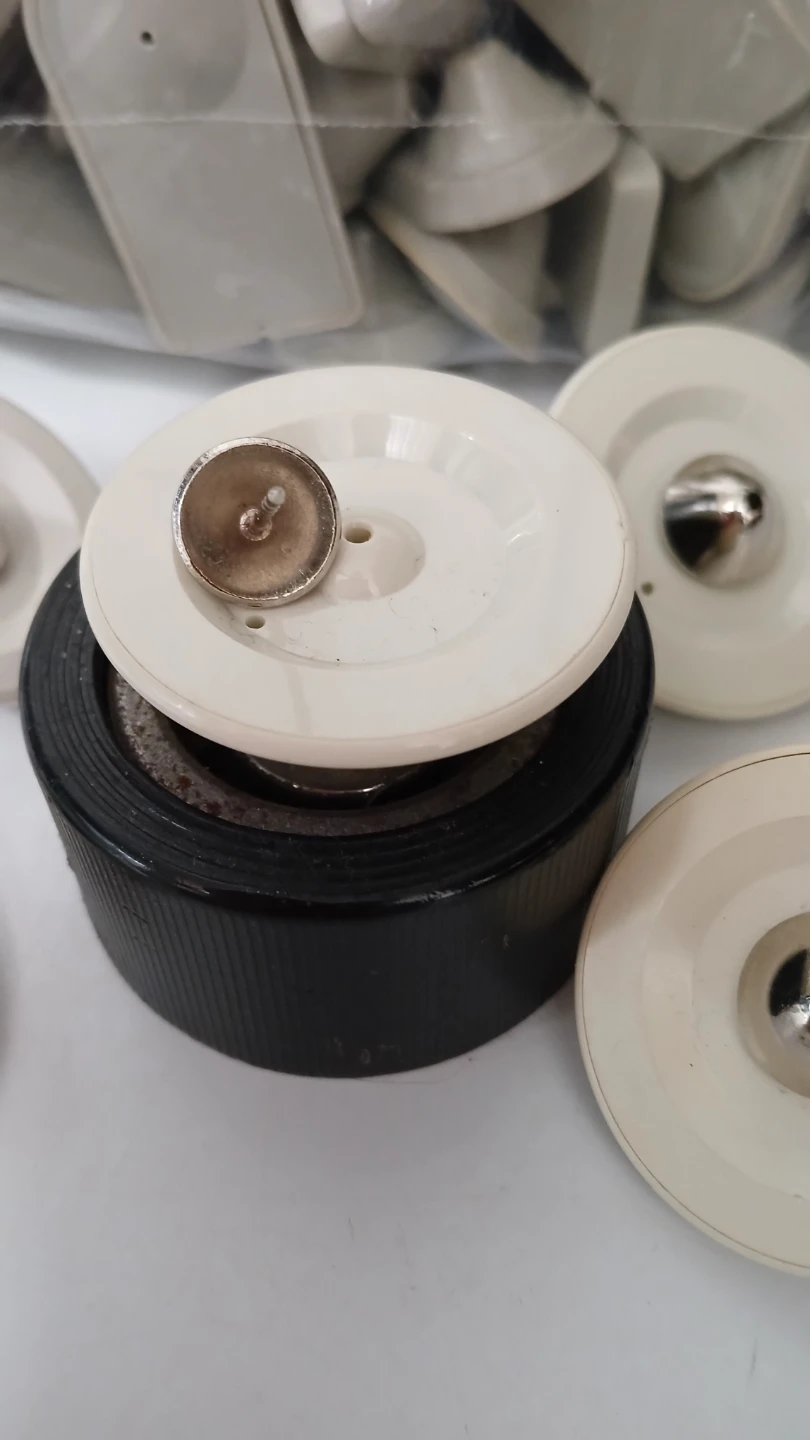 Bag of knogo sensors and magnet for $20.00 - photo 2