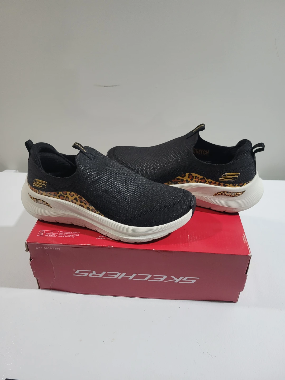 NEW WOMEN'S SKETCHERS ARCHFIT EASY SLIP-ON 8.5 - photo 2