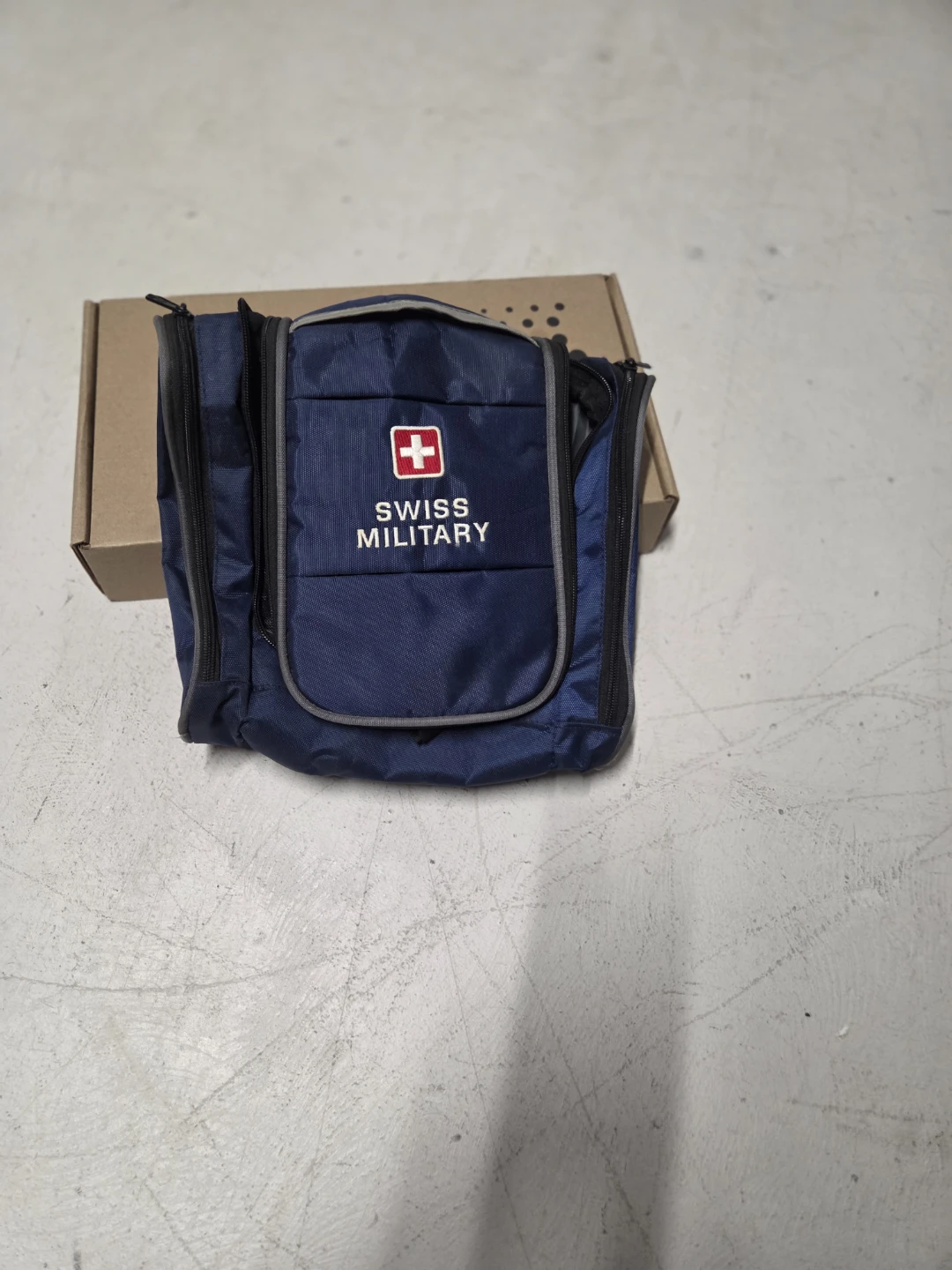 Swiss Military Toiletry Bag - photo 2