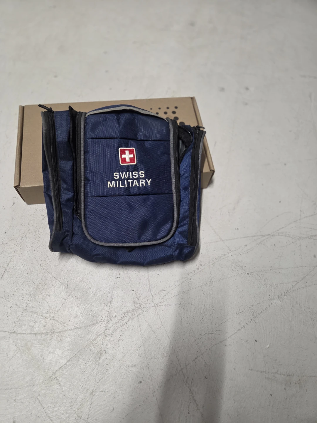 Swiss Military Toiletry Bag - photo 3