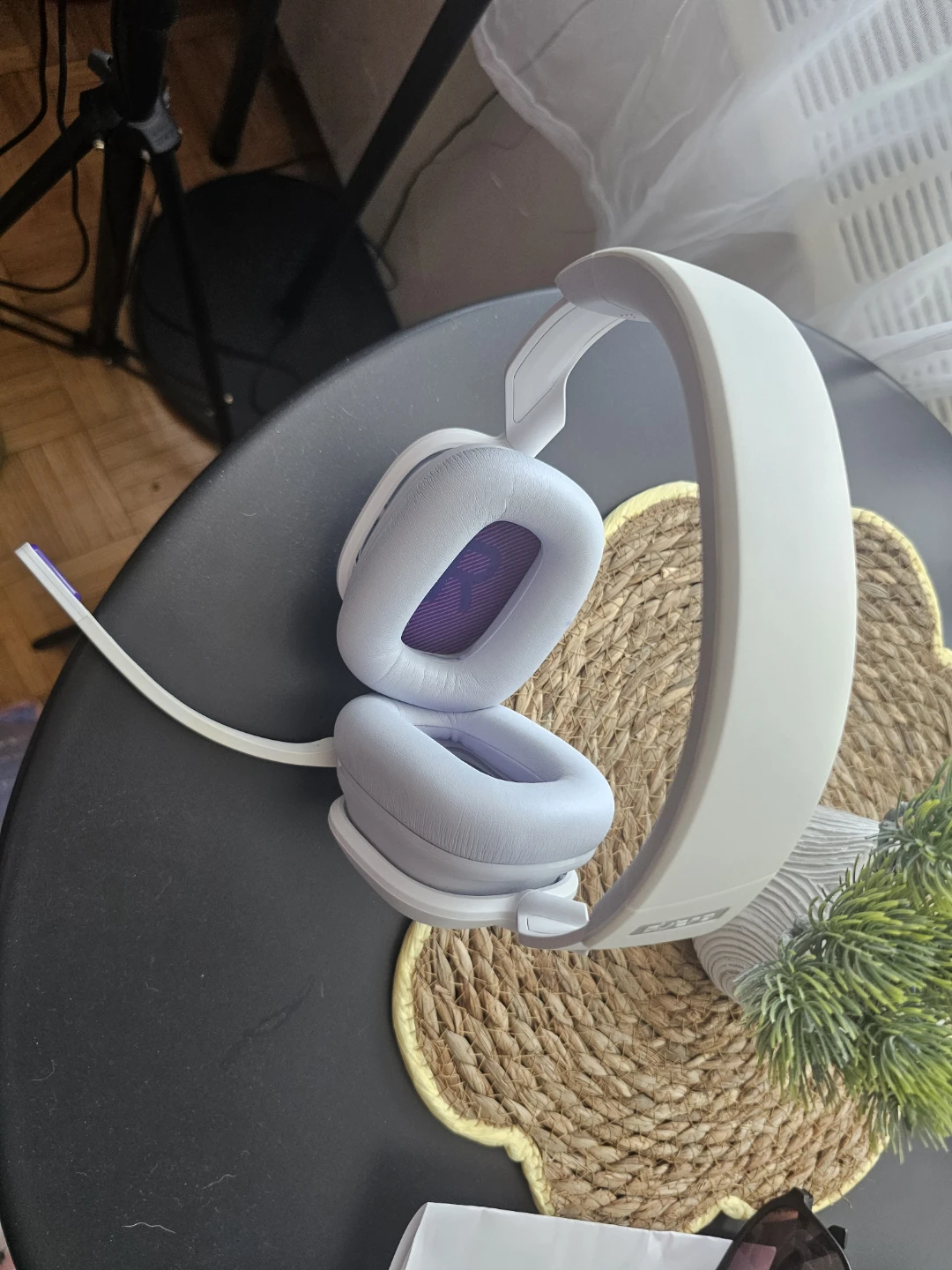 Logitech G Astro A30 Wireless Gaming Headset - photo 2