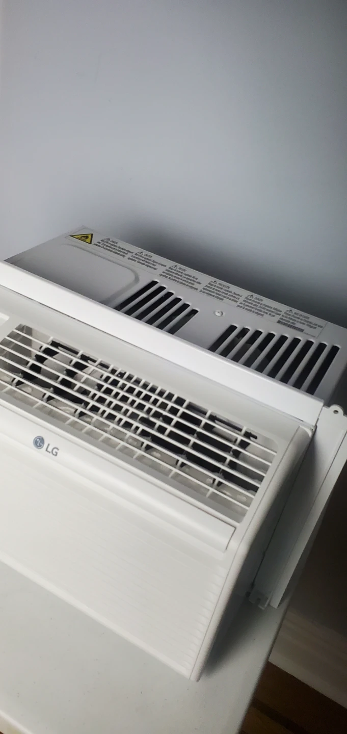 LG Window Air Conditioner - photo 4