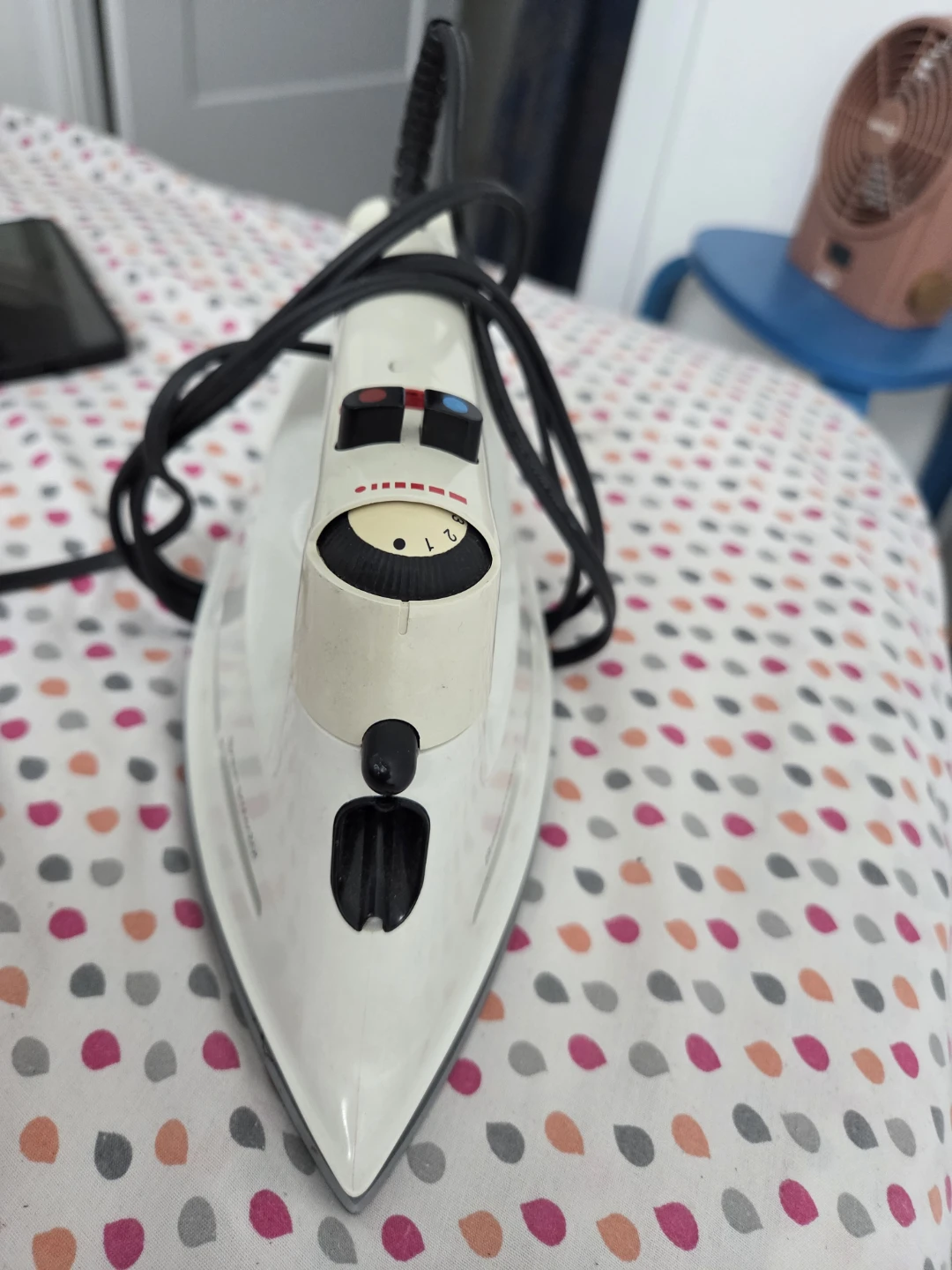 Braun Steam Iron - photo 2