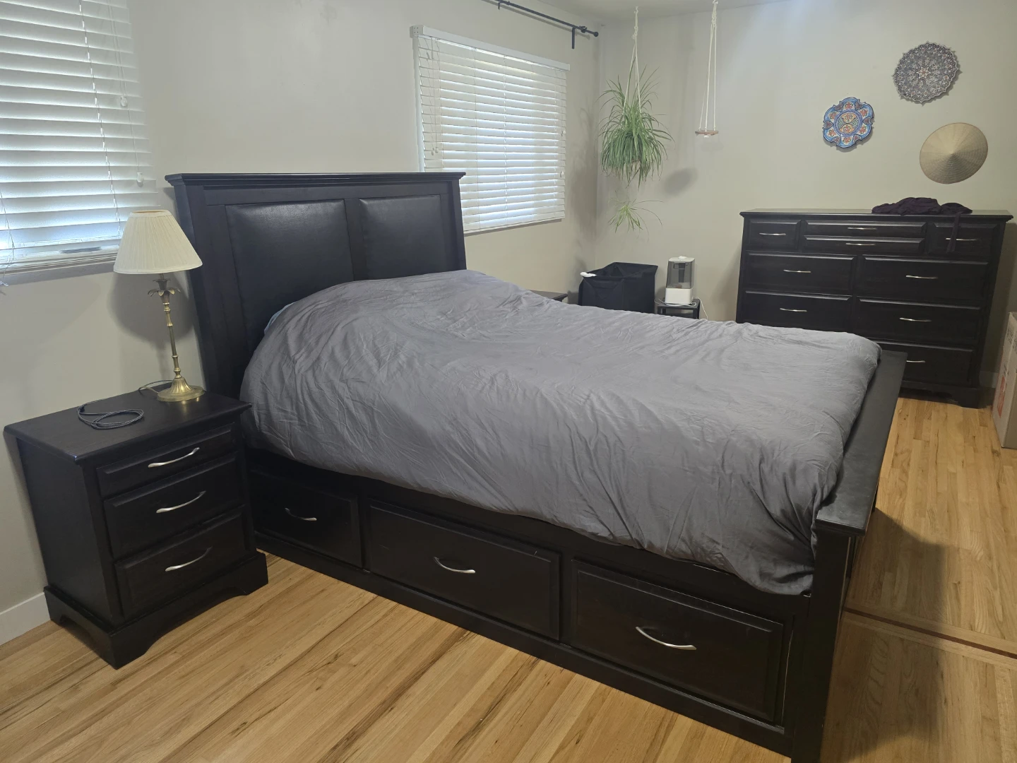 Queen bedroom set