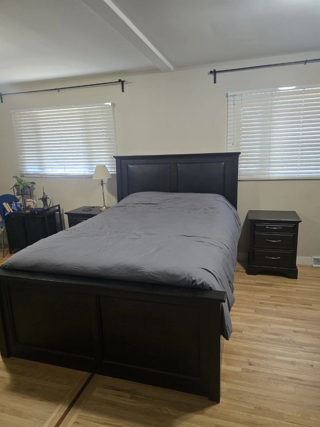 Queen bedroom set - photo 2