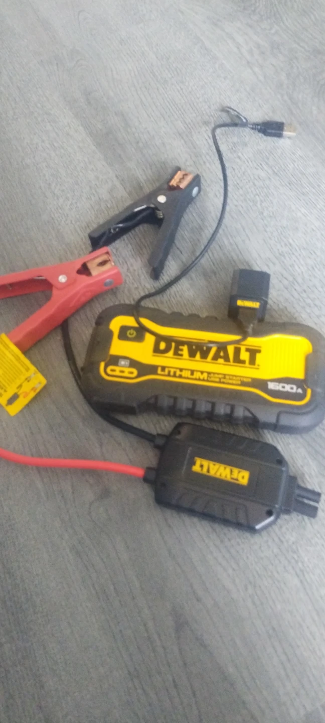 DEWALT 1600A Lithium Jump Starter & USB Power