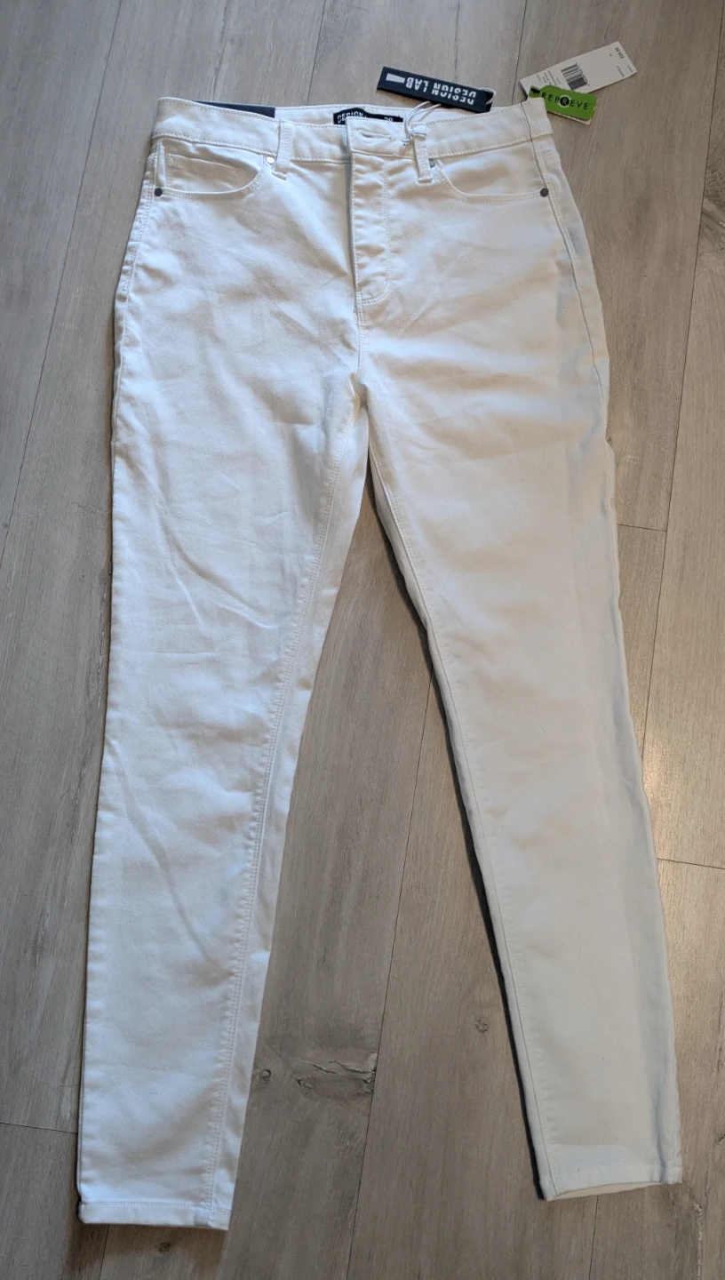 BNWT Design Lab Hi Rise Skinny Jeans