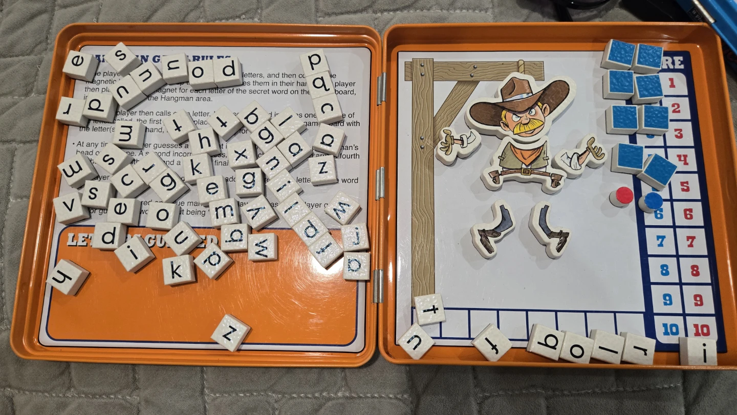 Take 'N' Play Anywhere Magnetic Hangman Game - photo 2
