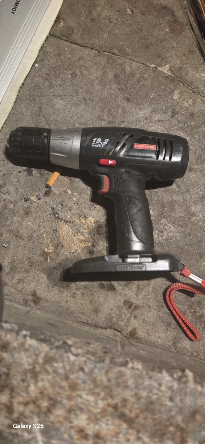 Craftsman 19.2V Cordless Drill No Battery and charger