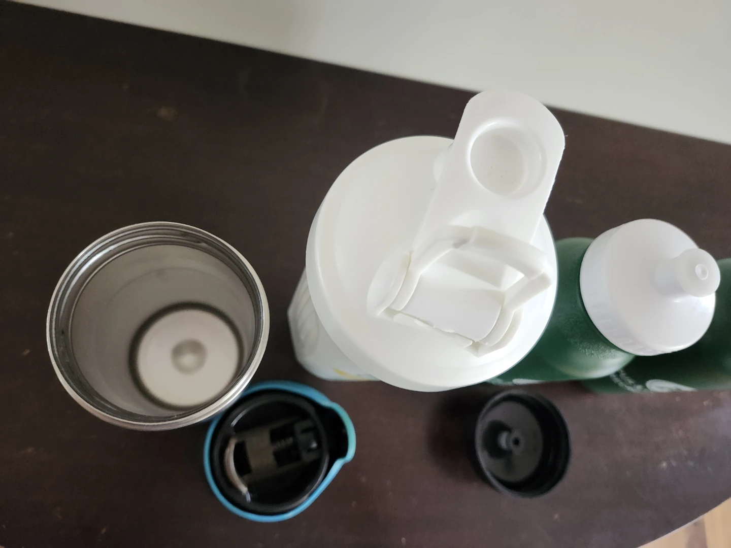 Free! Contigo Travel Mug, Shaker Bottle & 2 Green Water Bottles - photo 2