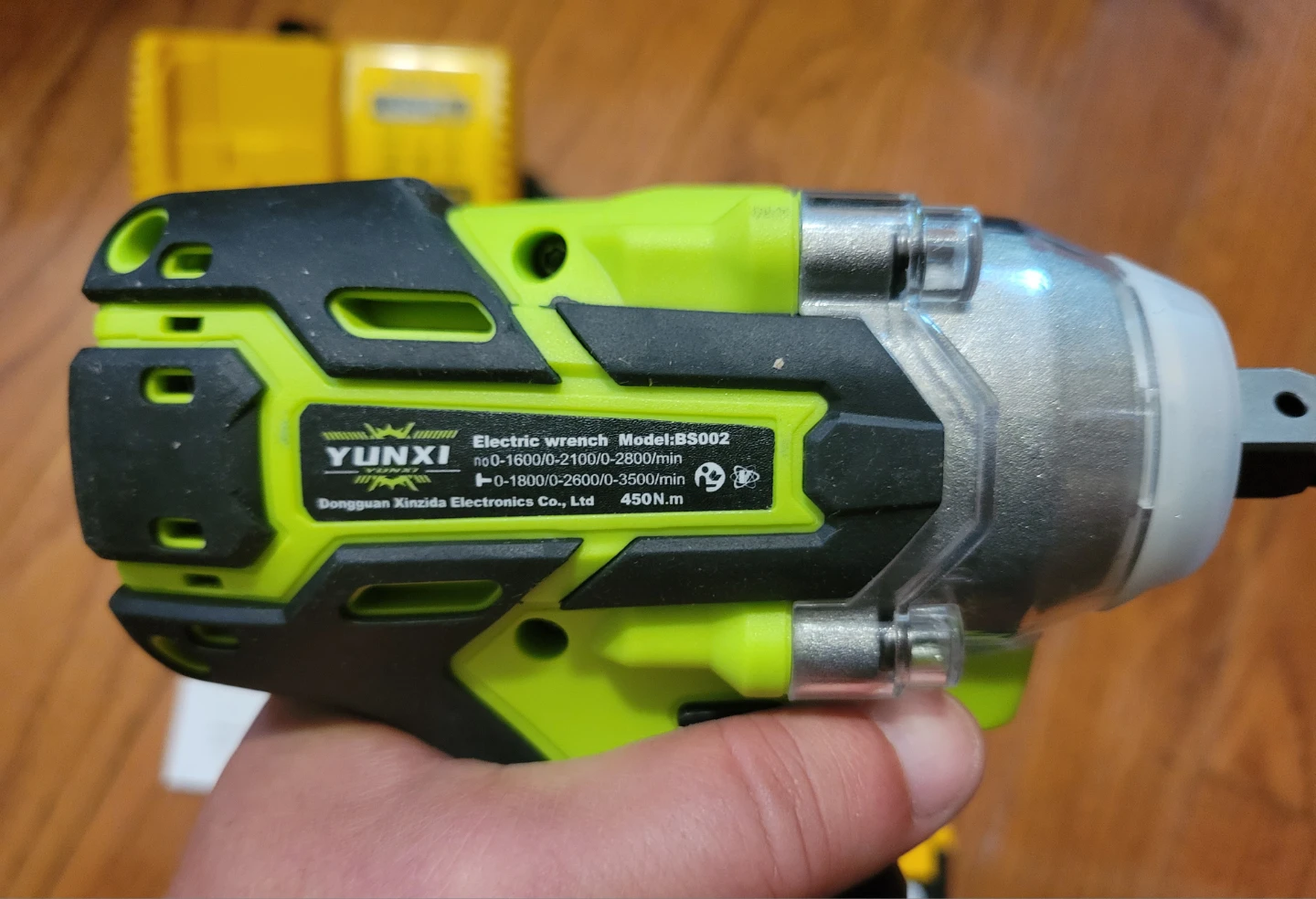 NEW YUNXI Impact Wrench with 2 batteries 8.0 Ah - photo 2