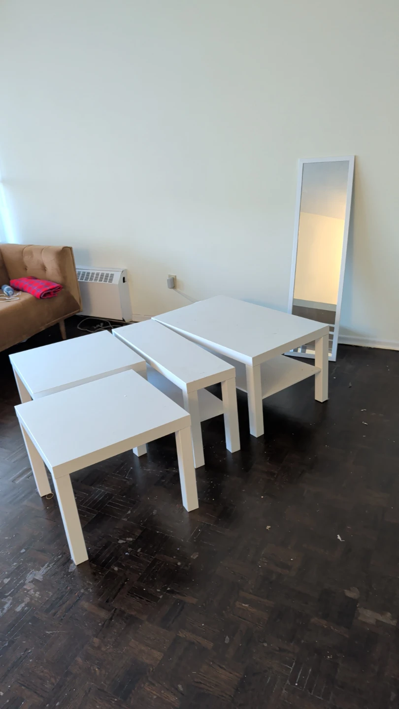 Set of 4 White Nesting Coffee Tables