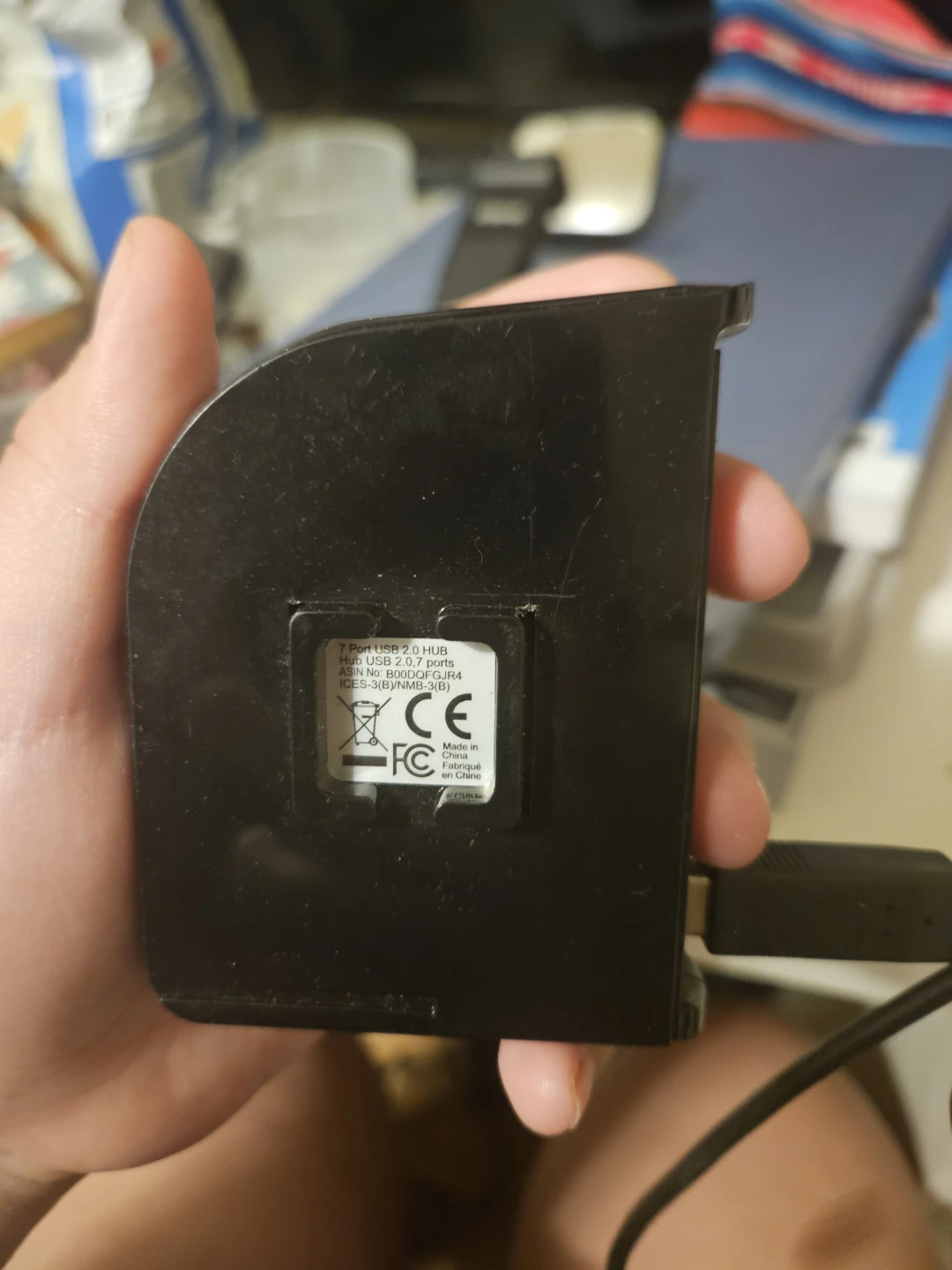 Amazon Basics 7-Port USB 2.0 Hub - photo 3