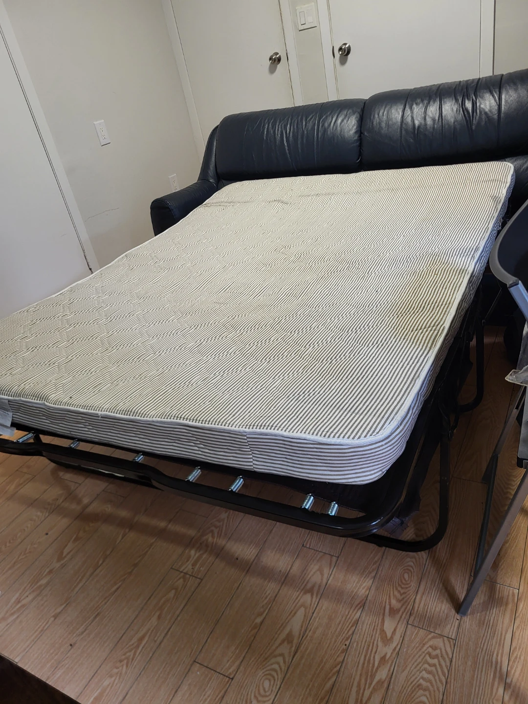 Black Leather Sofabed - photo 2