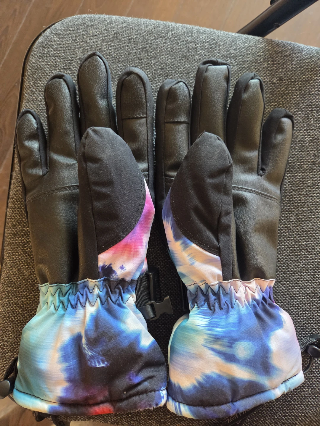 Women's winter gloves - photo 2