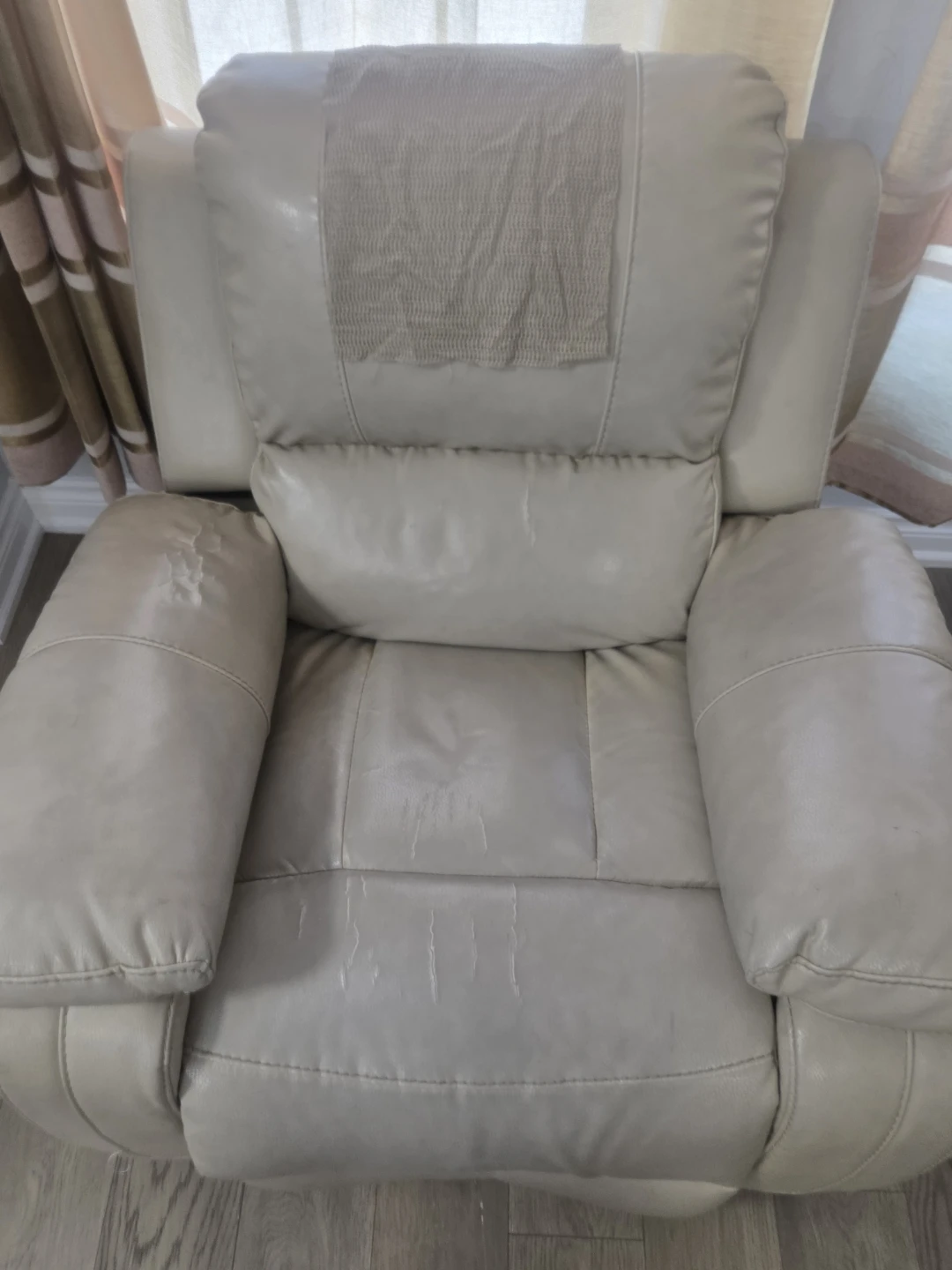 Cream Leather Loveseat Recliner - Needs Repair - photo 4